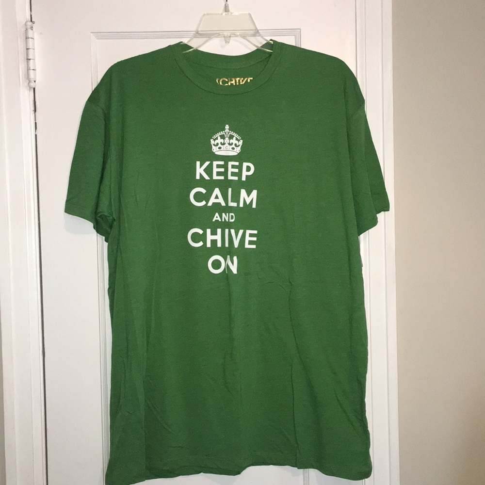 The Chive “Keep Calm and Chive On” Green Graphic Tee – Men’s (Size XXL)